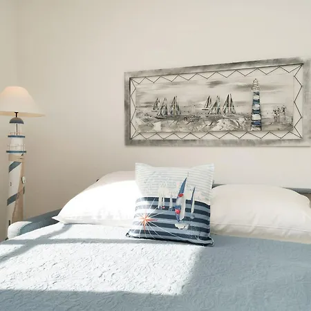 Muschelschnecke Mit Balkon Im Kaiserhof 3 * Kellenhusen